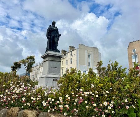 An image of the William Harvey statue in Folkestone